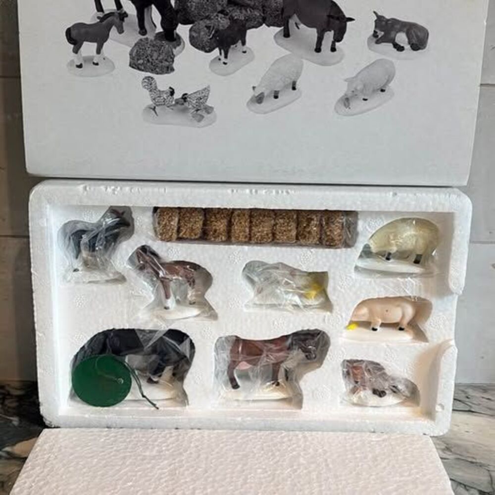 Dept 56 Heritage Village Farm Animals Set of 8 with 8 Hay Bales Box